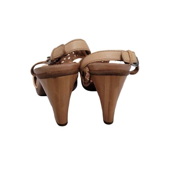 Naya Light-tan Sandals with a Block Heel 10M - Picture 4 of 7